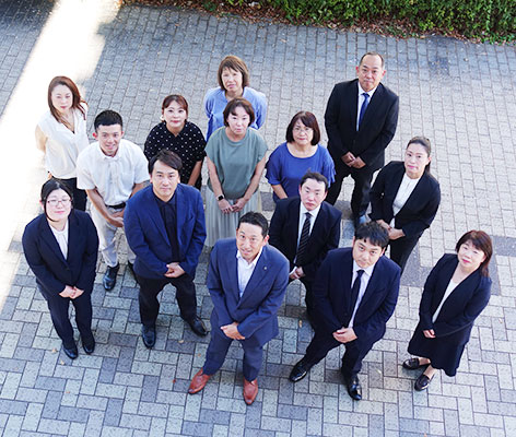 スタッフ集合写真