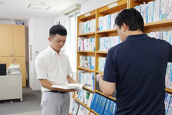 男性スタッフインタビュー近影